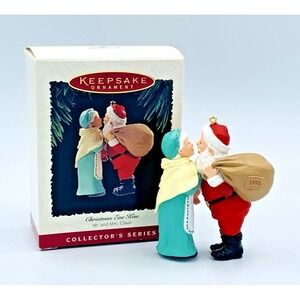 1995 #10 Christmas Eve Kiss Mr. and Mrs. Claus Hallmark Keepsake Ornament QX5157